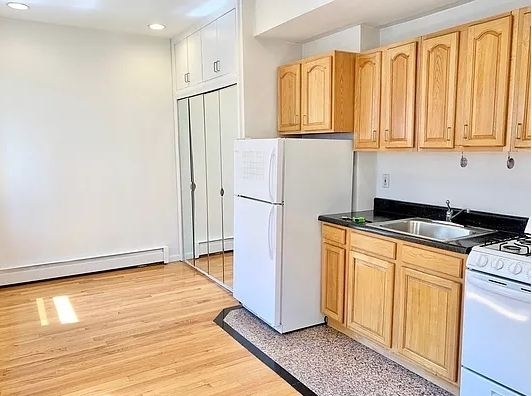 249 East 53rd Street - Photo 1
