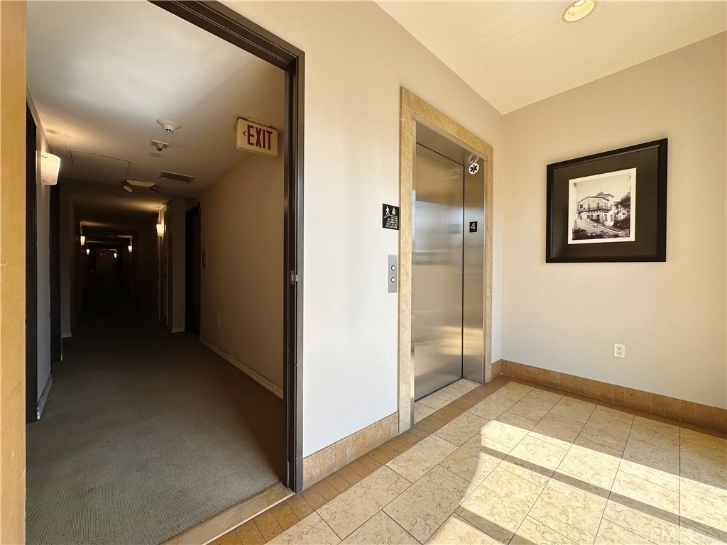 320 S Willaman Drive - Photo 2