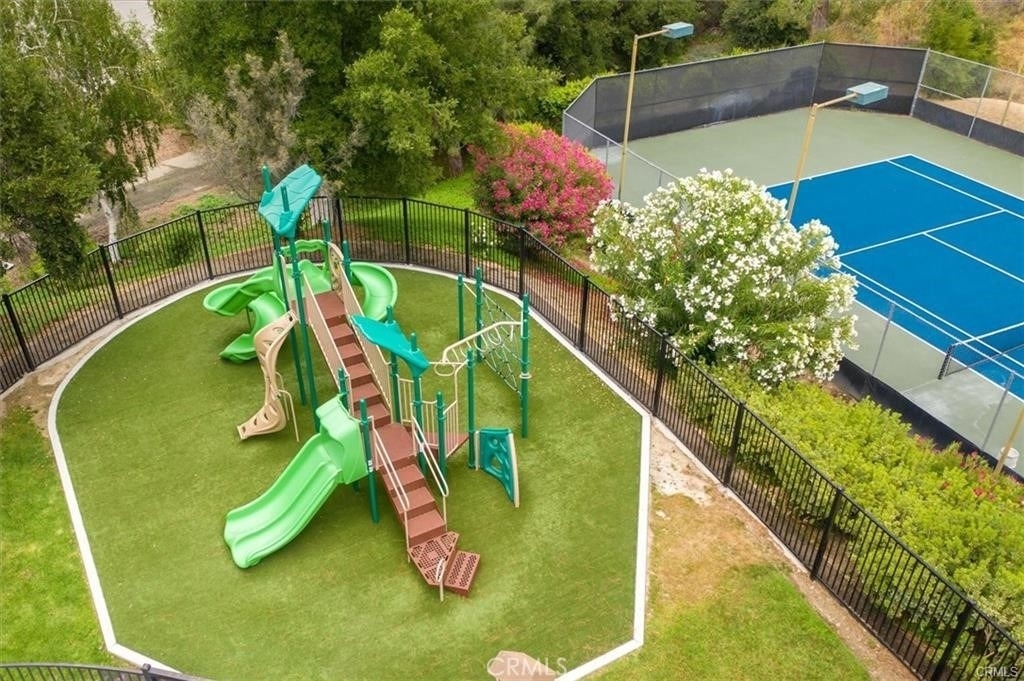 23491 Thornewood - Photo 31