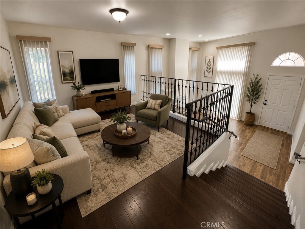 15750 Devonshire Street - Photo 2