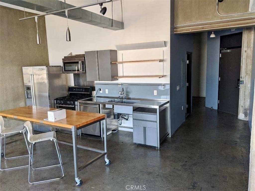 315 E 8th Street - Photo 22
