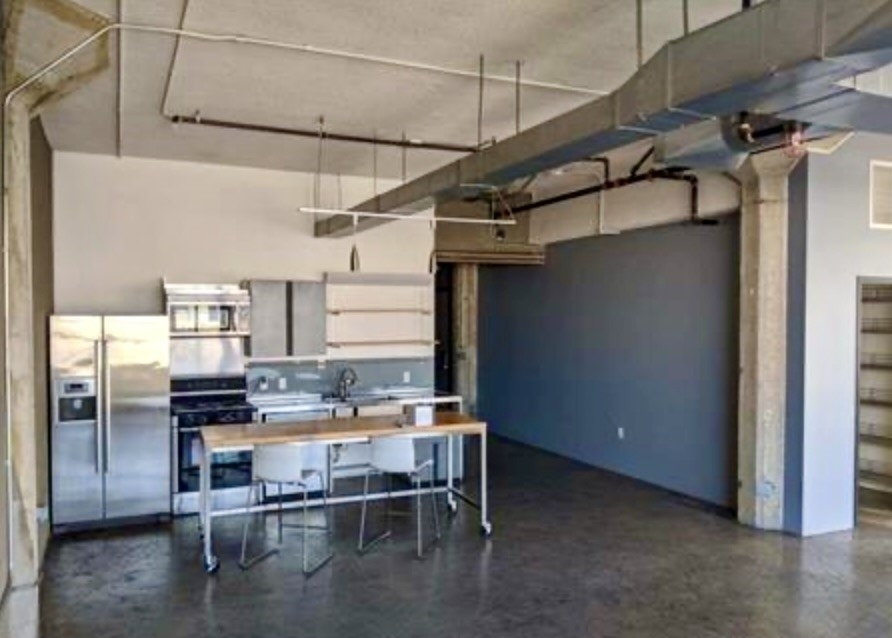 315 E 8th Street - Photo 9