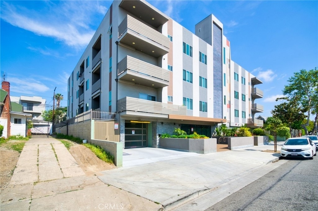 820 S Wilton - Photo 1