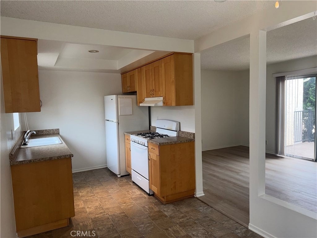 16703 Lynn Lane - Photo 2