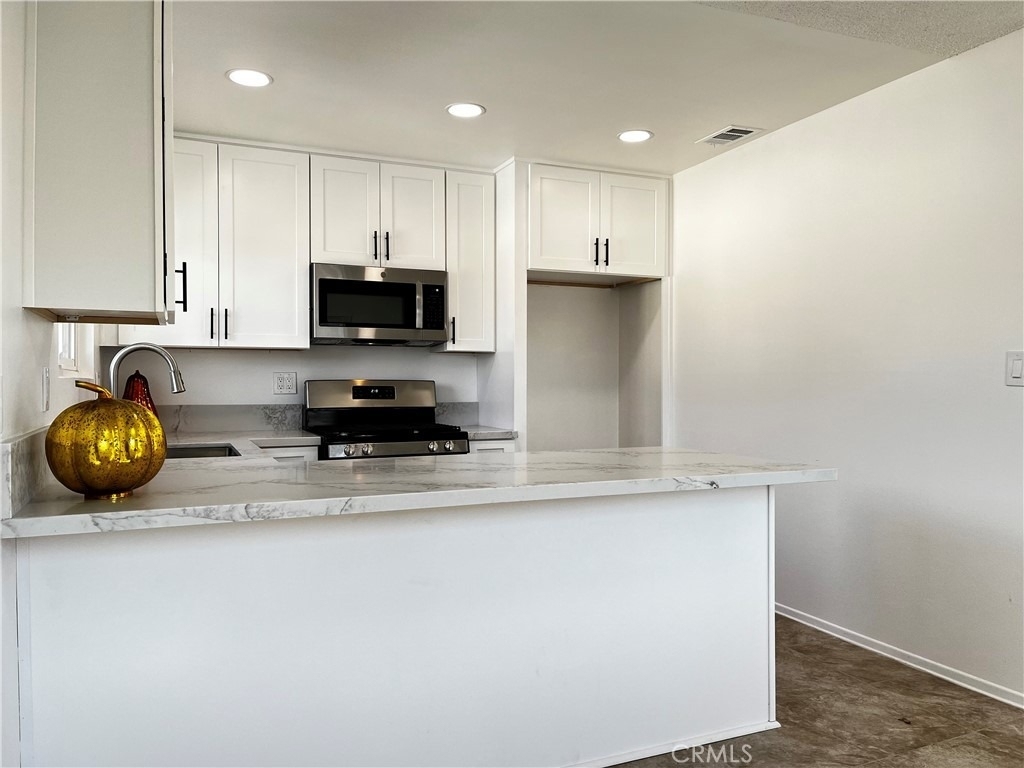 7631 Amazon - Photo 12