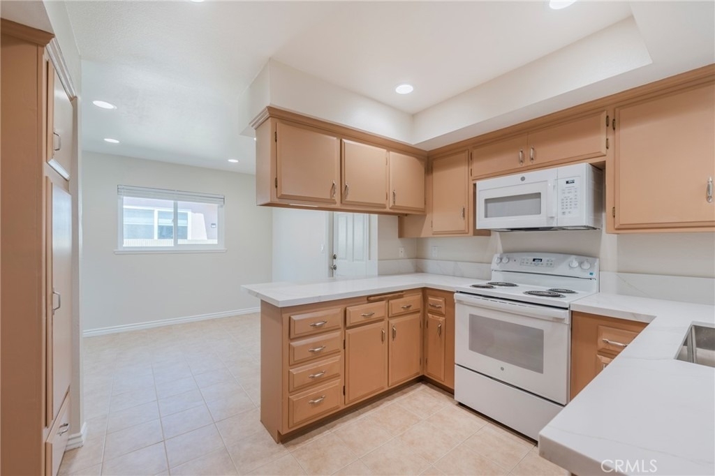 9230 Larkspur - Photo 6