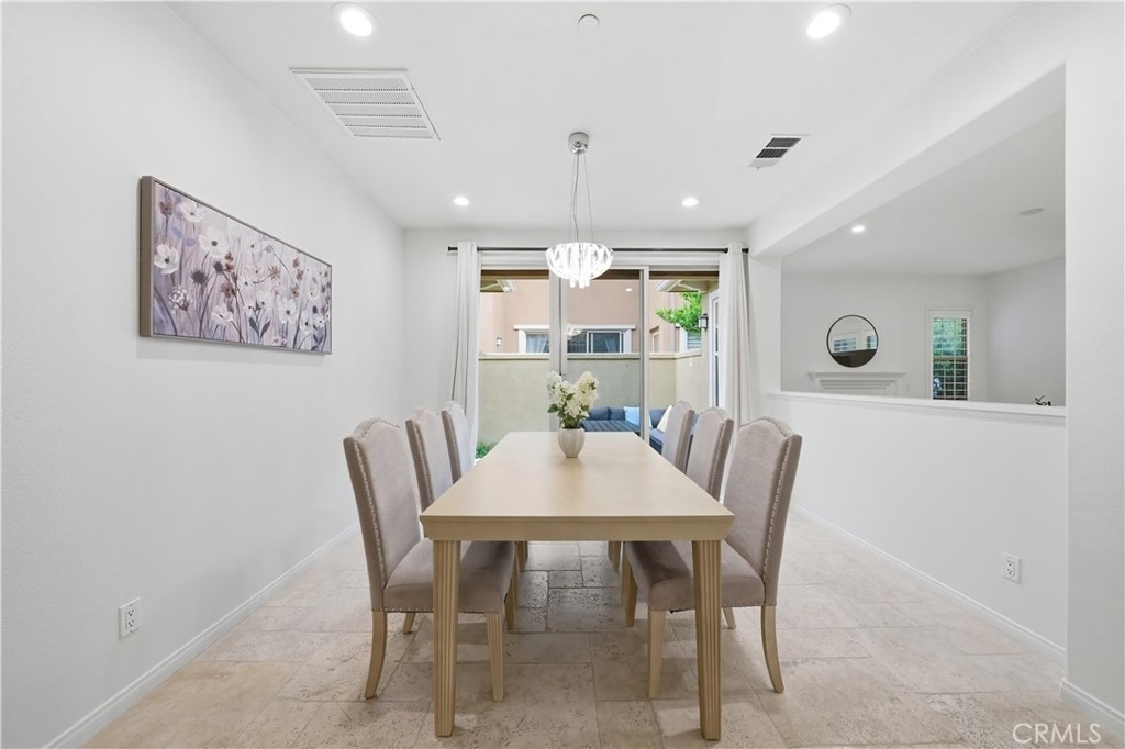 37 Roycroft - Photo 6