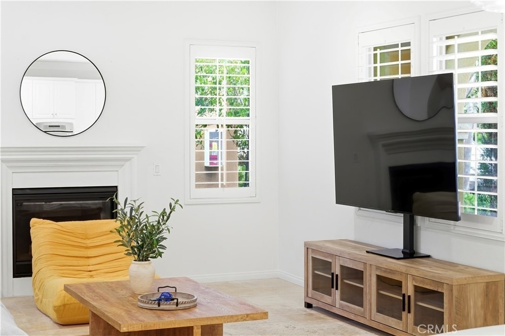 37 Roycroft - Photo 5