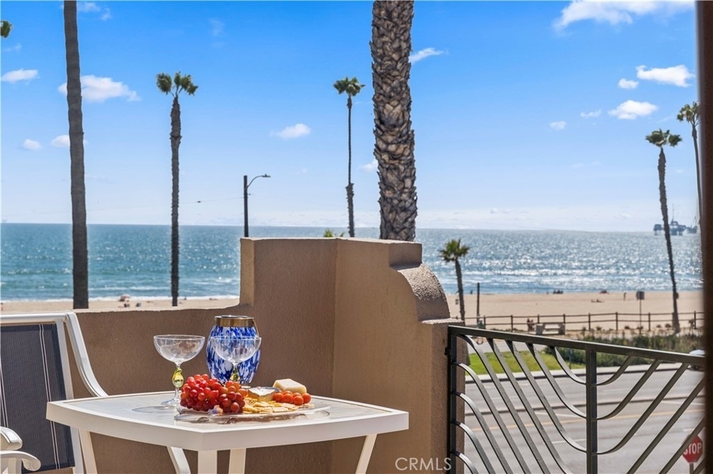 1516 Pacific Coast Highway - Photo 0