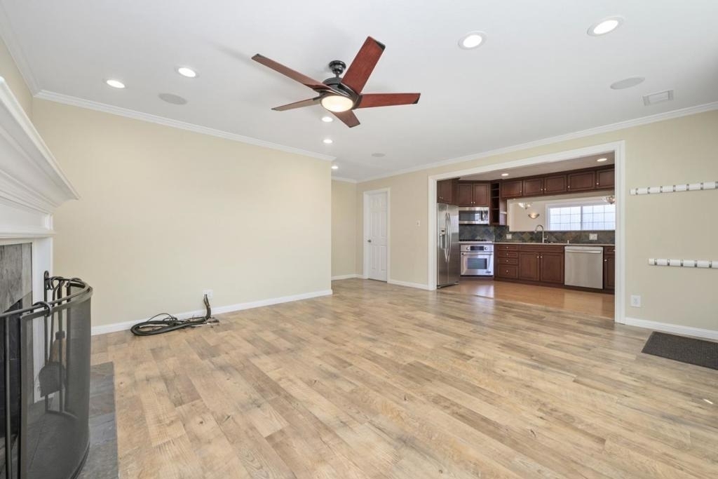 3419 Flora Vista Avenue - Photo 3