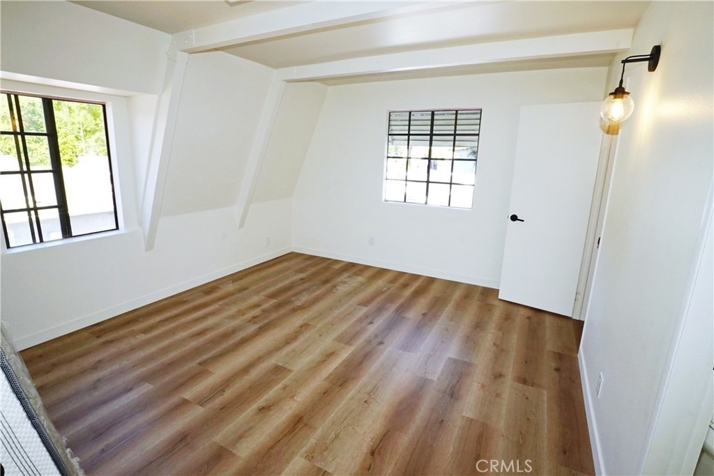 2615 Manhattan - Photo 14