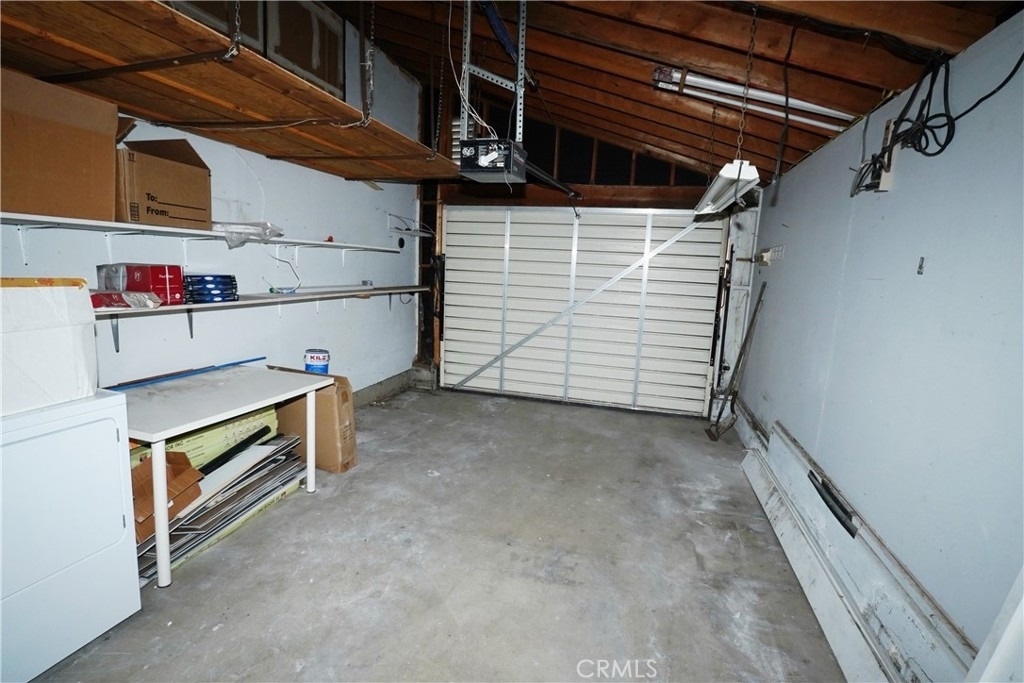 2615 Manhattan - Photo 38