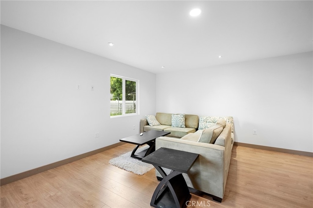 10377 Mcbroom Street - Photo 3