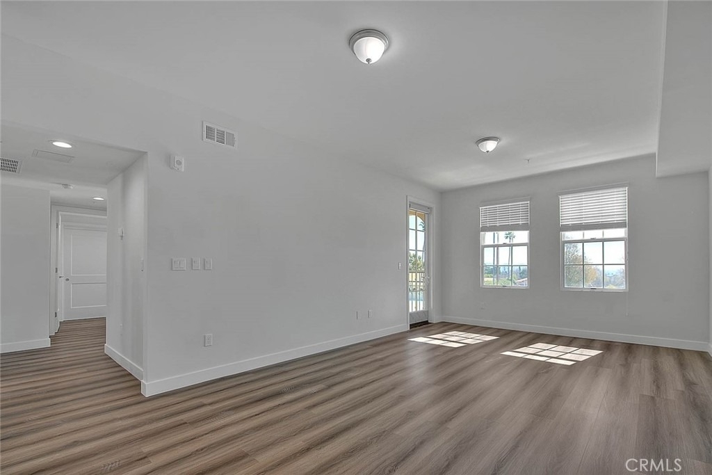 501 W Foothill Boulevard - Photo 7
