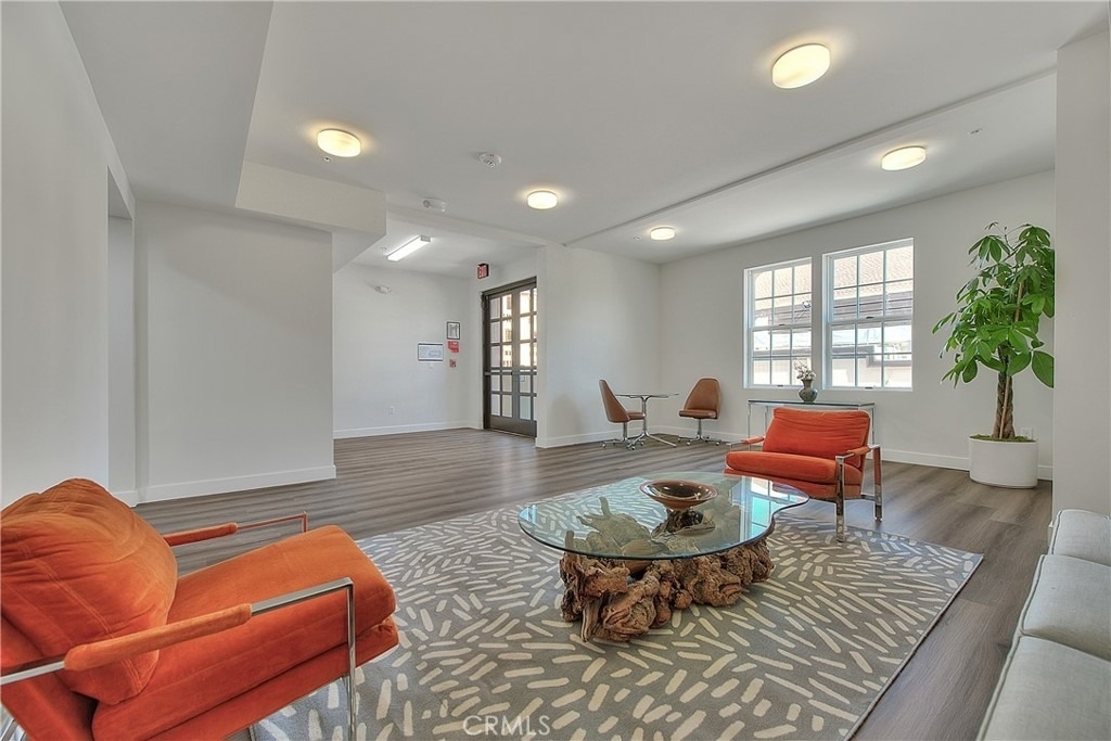 501 W Foothill Boulevard - Photo 5