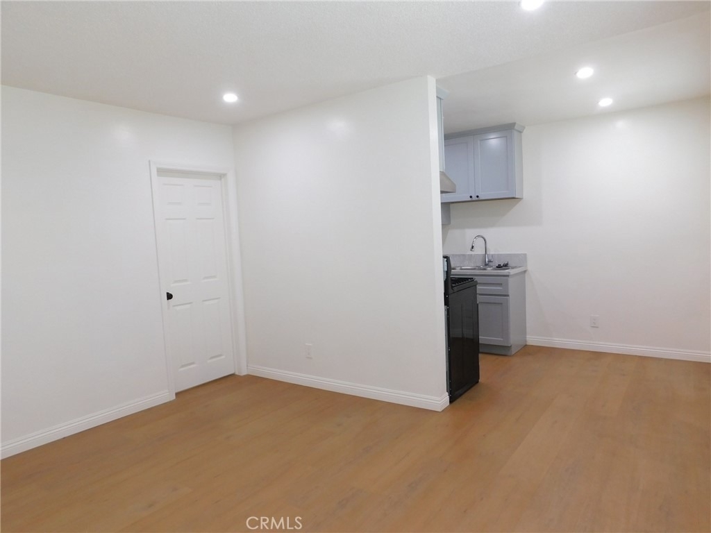 920 W Olive Avenue - Photo 5