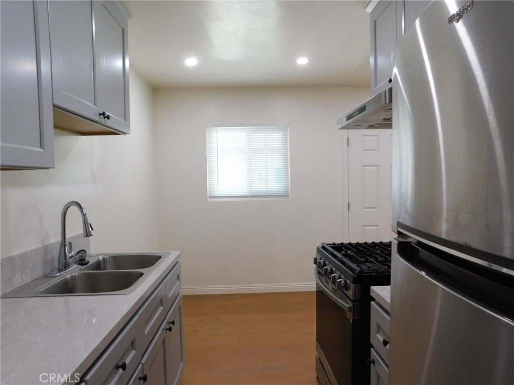 920 W Olive Avenue - Photo 8