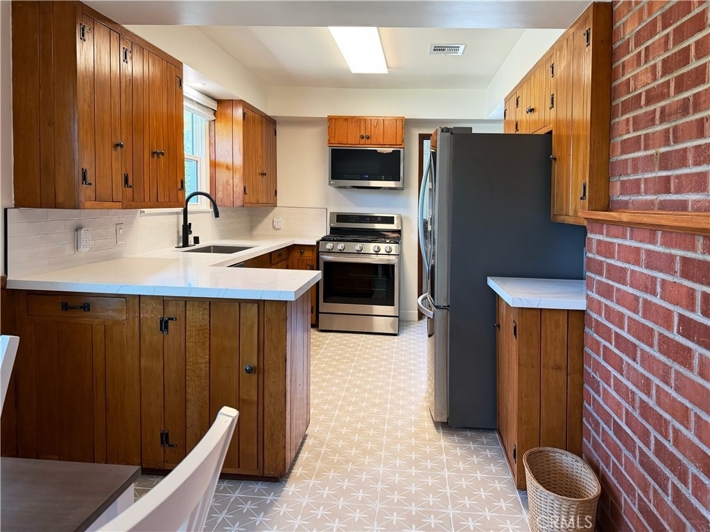 416 Drake Road - Photo 4