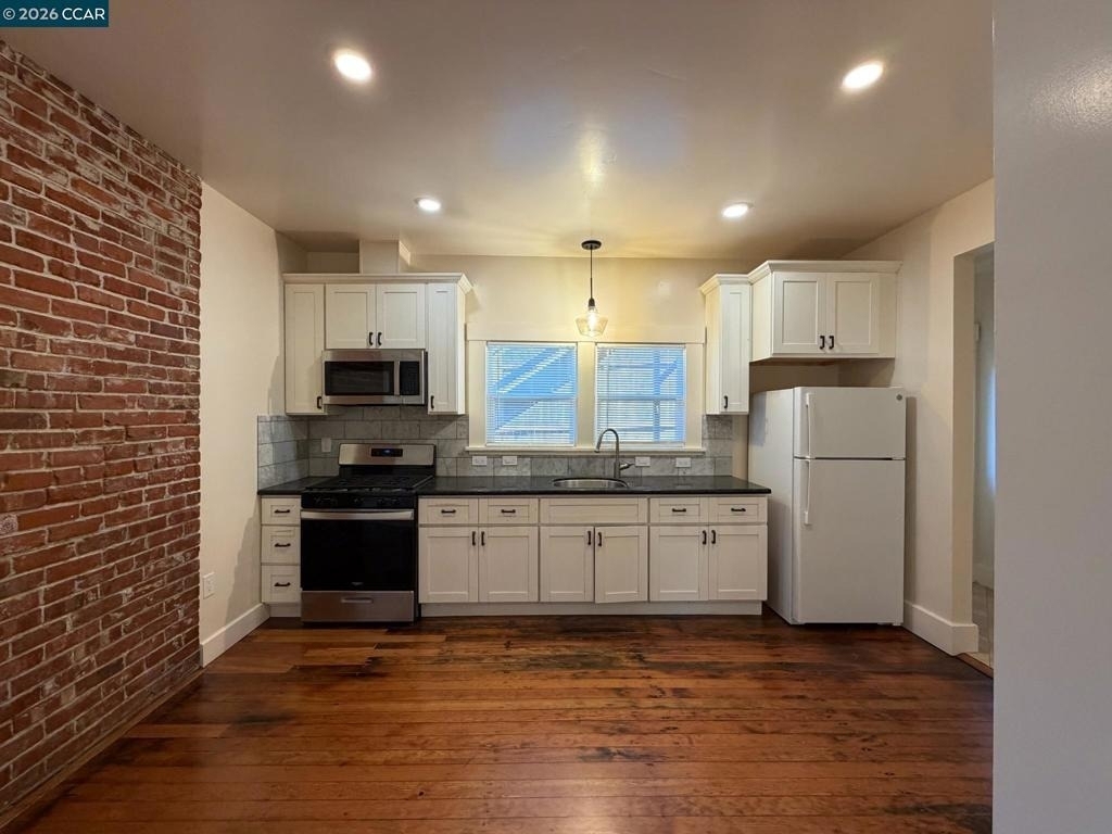 2303 Sonoma Blvd - Photo 1