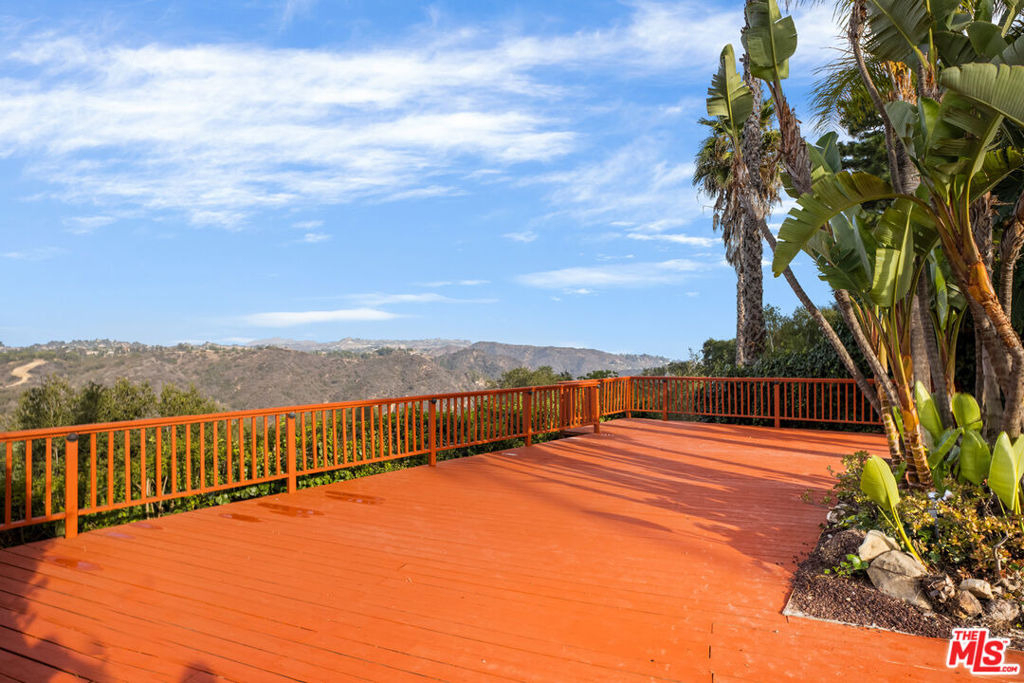 2254 Stradella Road - Photo 23