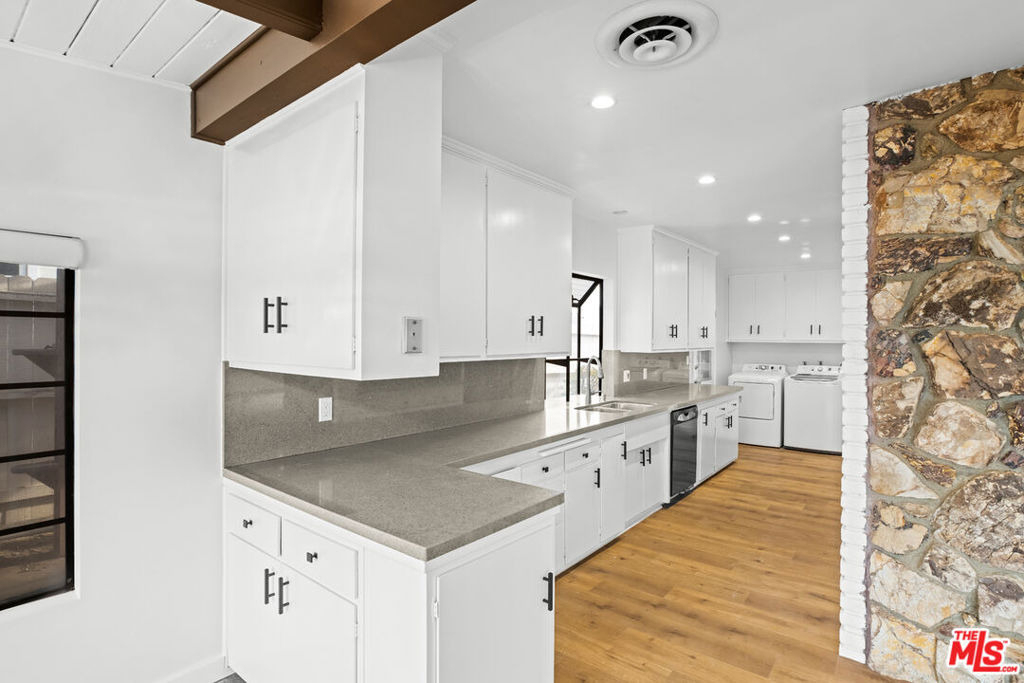 2254 Stradella Road - Photo 9