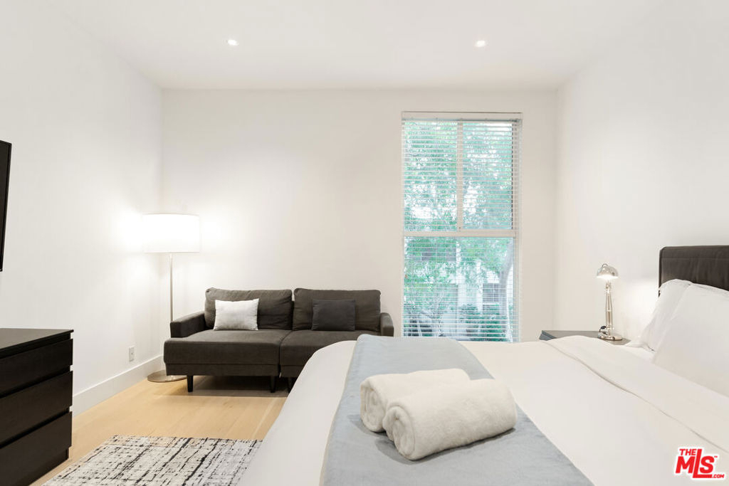 1818 Thayer Avenue - Photo 8