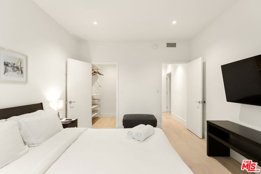 1818 Thayer Avenue - Photo 19