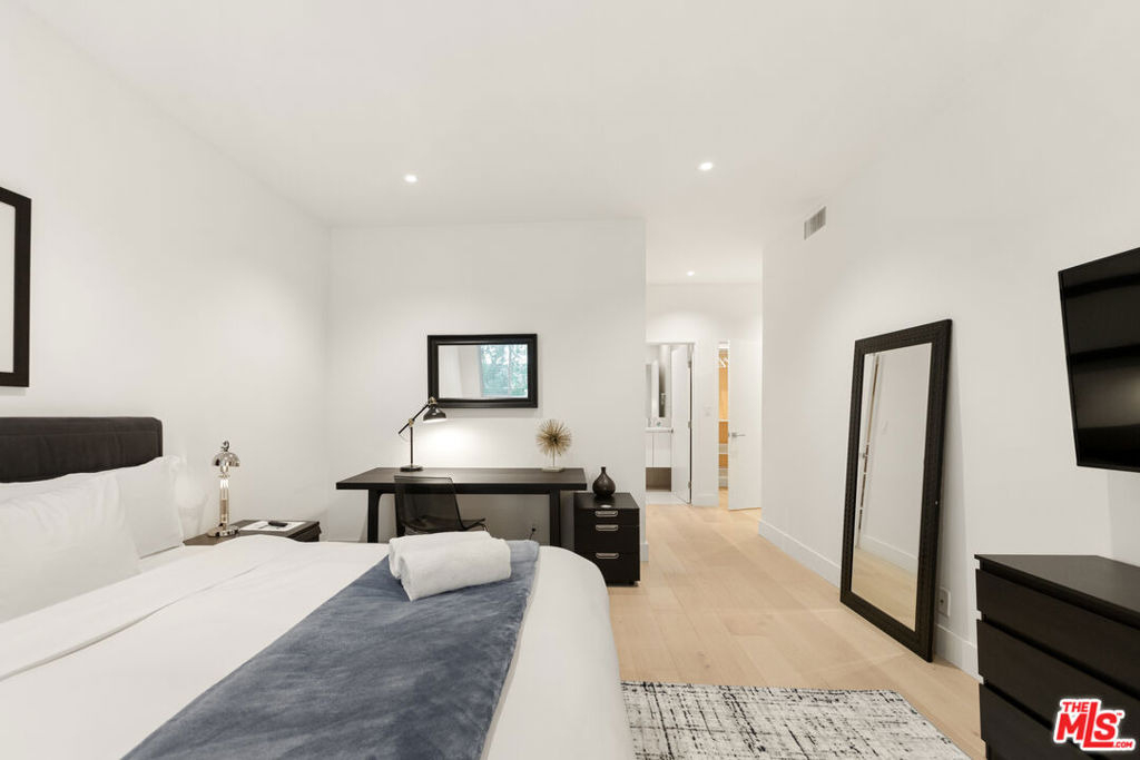 1818 Thayer Avenue - Photo 10