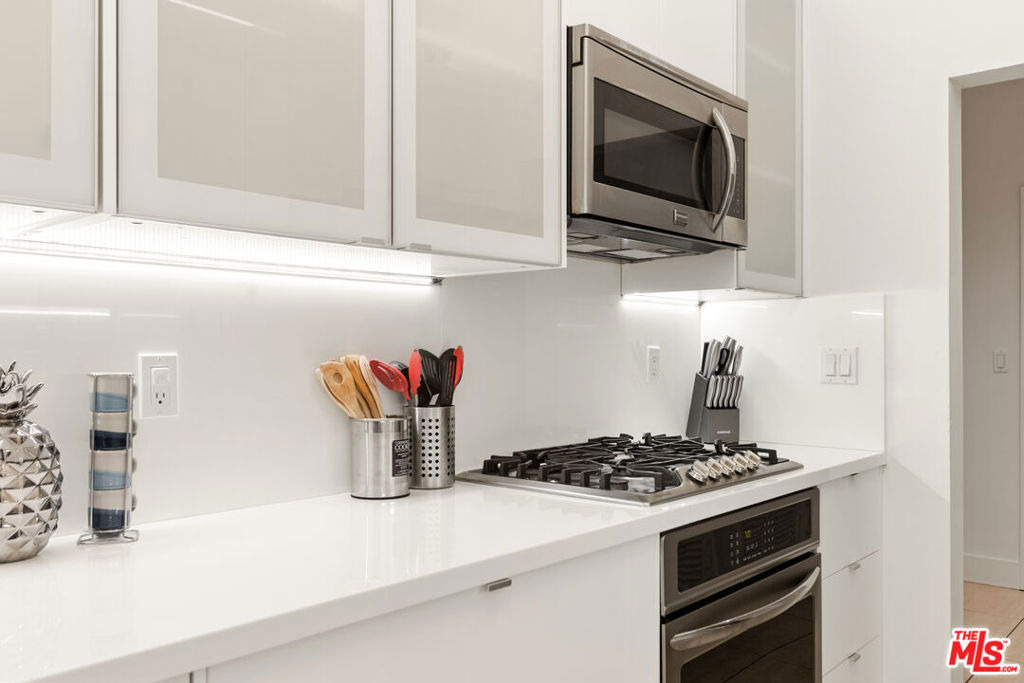 1818 Thayer Avenue - Photo 37