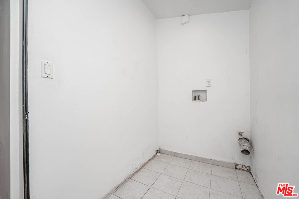 20746 Clarendon Street - Photo 54