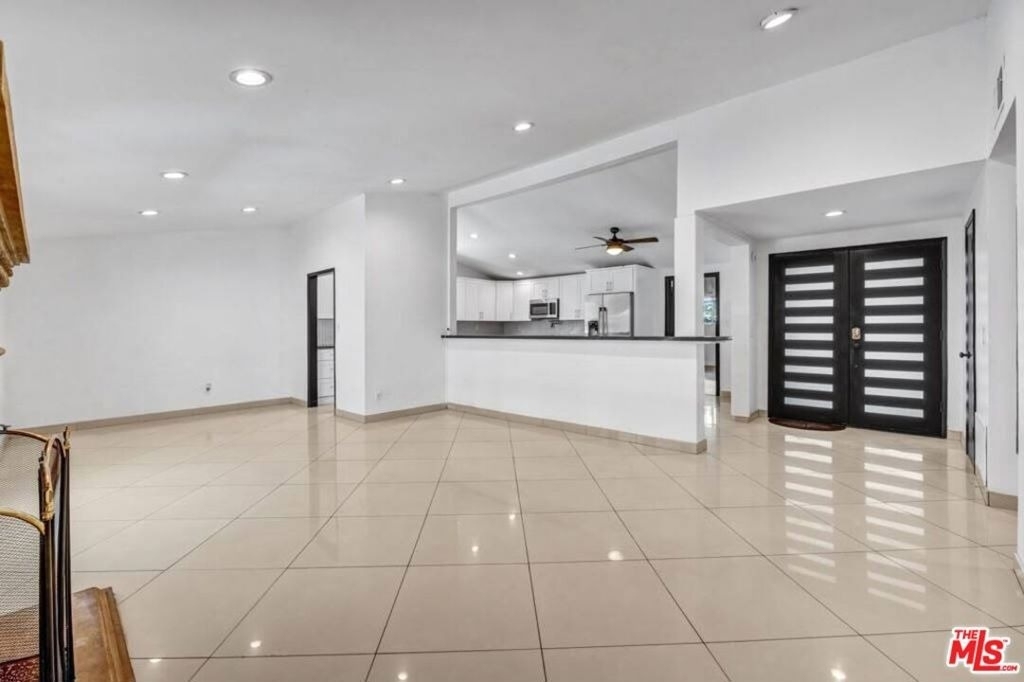 20746 Clarendon Street - Photo 10