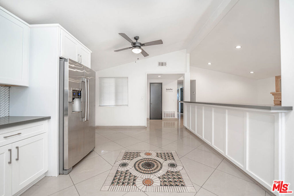 20746 Clarendon Street - Photo 13
