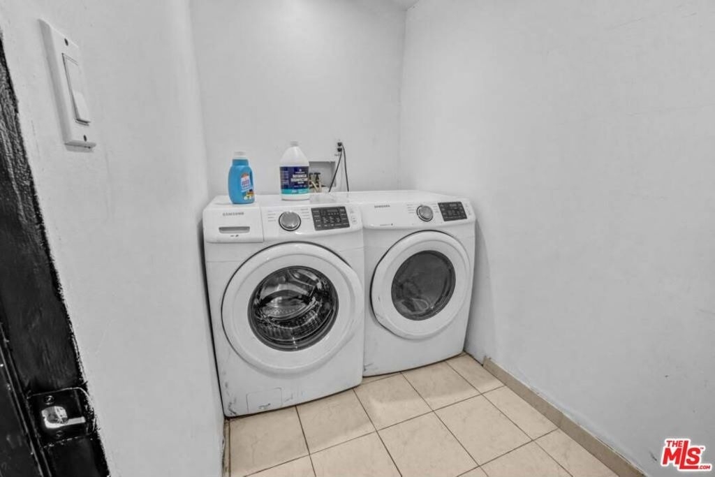 20746 Clarendon Street - Photo 39