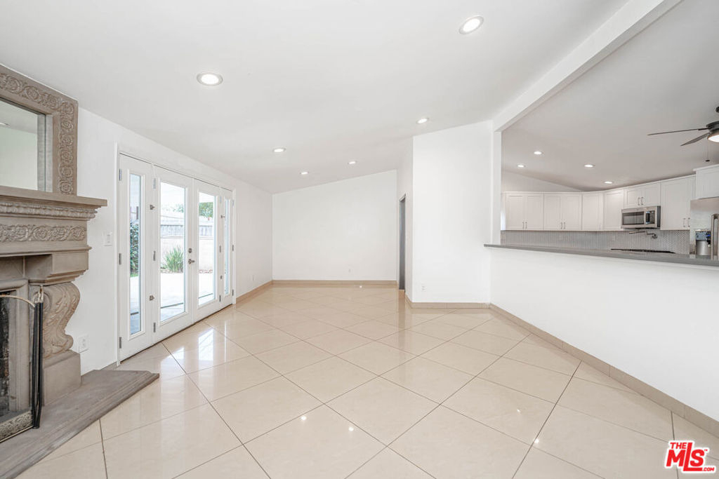 20746 Clarendon Street - Photo 18