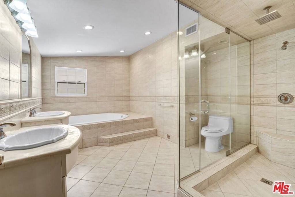 20746 Clarendon Street - Photo 18