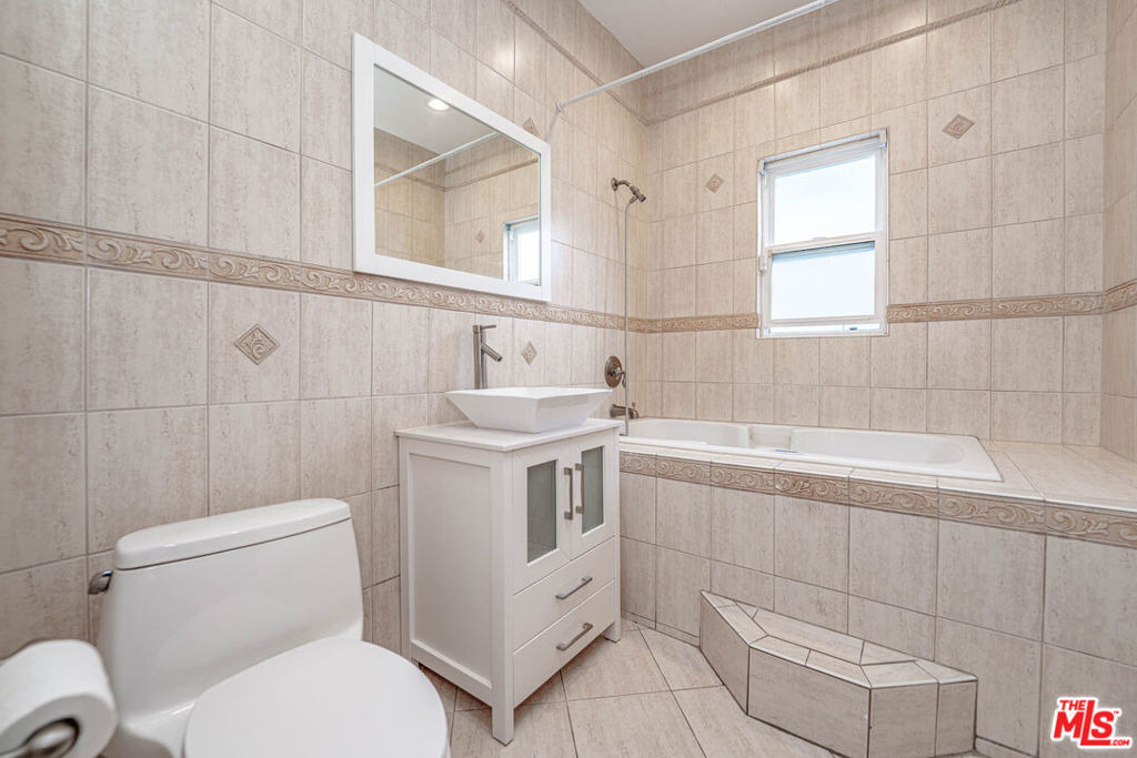 20746 Clarendon Street - Photo 41