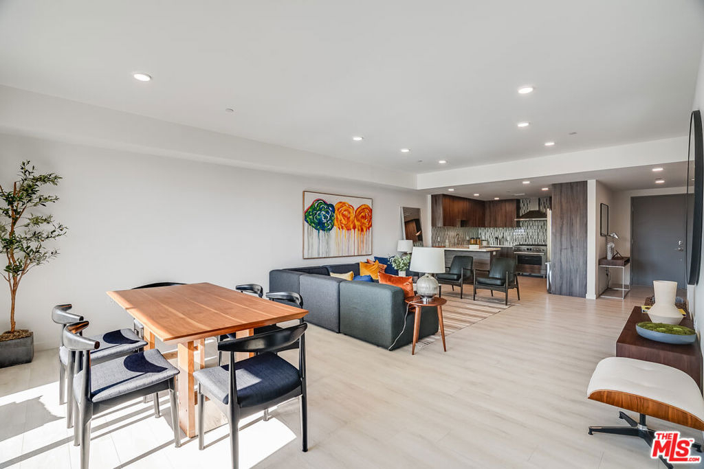1021 S Shenandoah Street - Photo 1