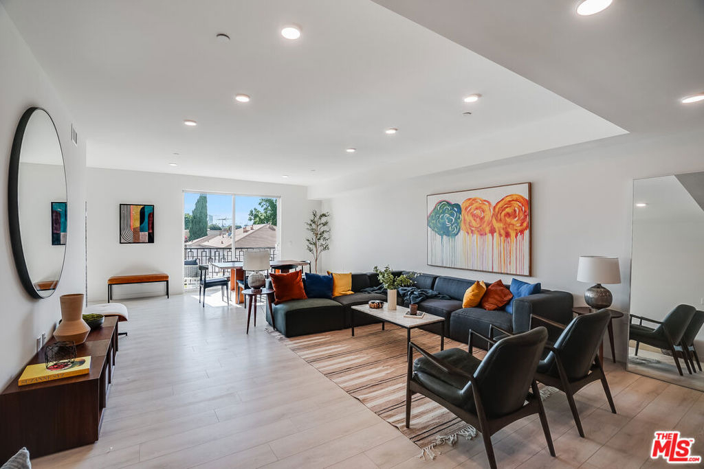 1021 S Shenandoah Street - Photo 0