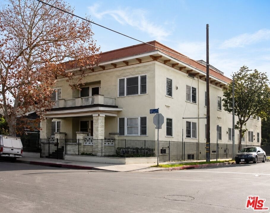 1288 W 23rd Street - Photo 8