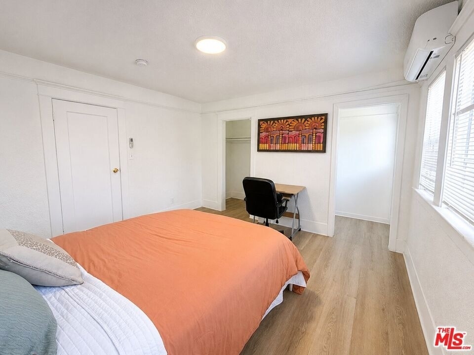 1186 W 37th Drive - Photo 6