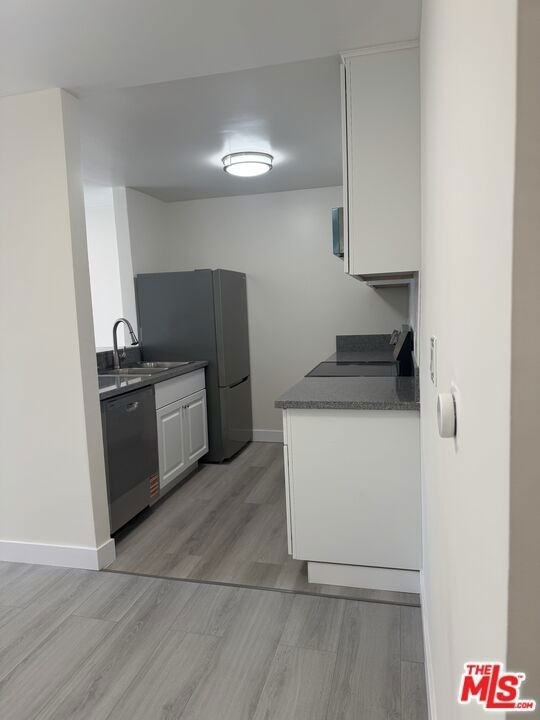 142 S Normandie Avenue - Photo 0