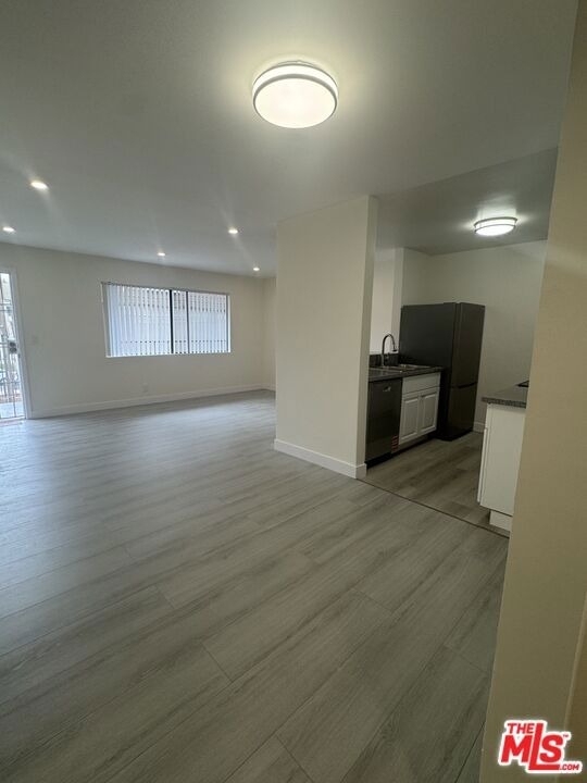 142 S Normandie Avenue - Photo 4