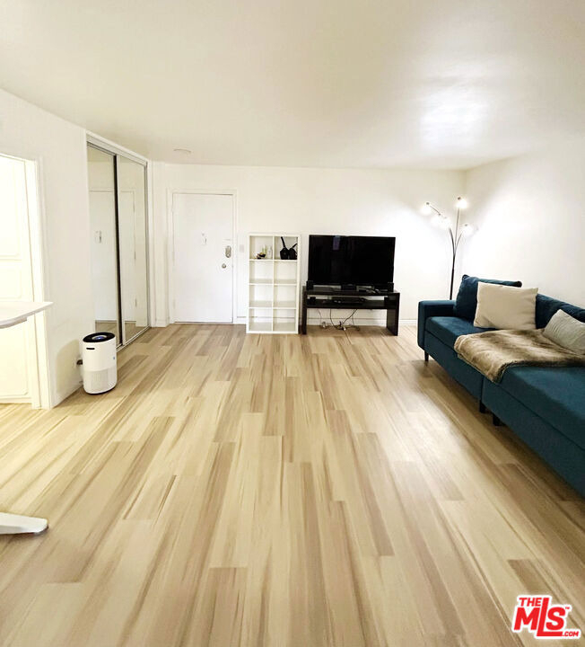 4255 W 5th Street - Photo 0