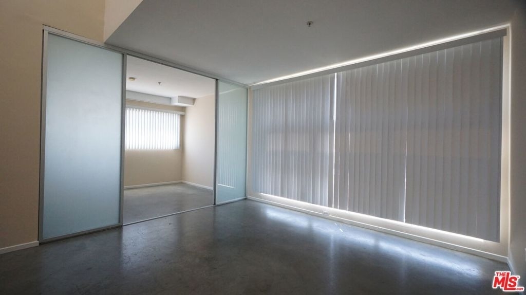 922 W 23rd Street - Photo 7