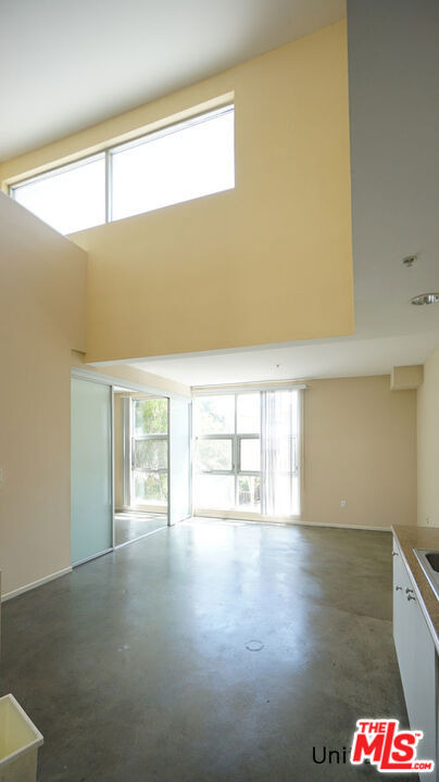 922 W 23rd Street - Photo 1