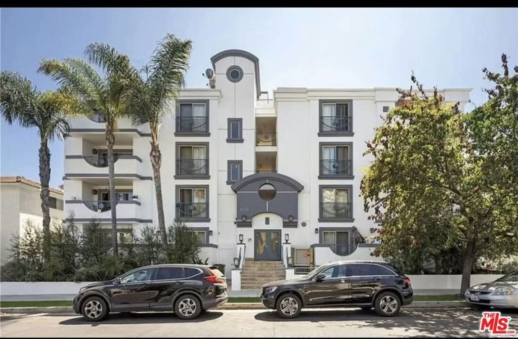 1621 Barry Avenue - Photo 11
