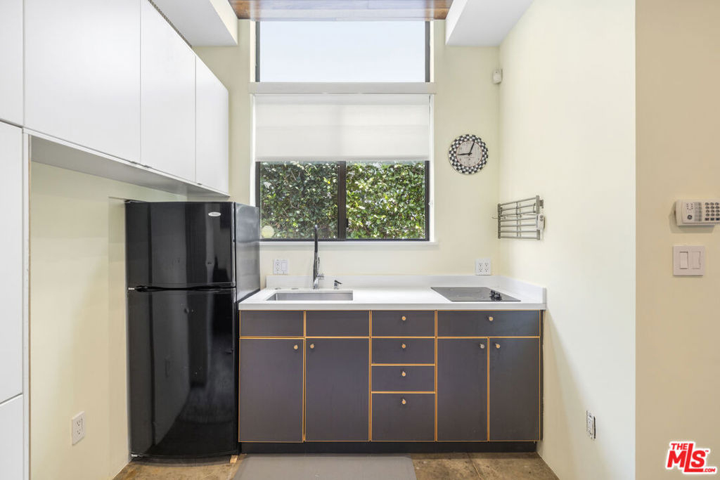 802 N Harper Avenue - Photo 3