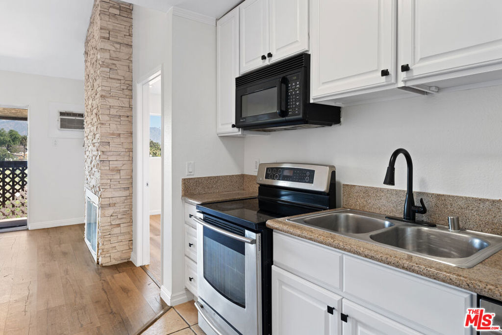 5870 Benner Street - Photo 6