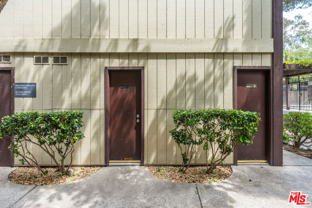 5870 Benner Street - Photo 34