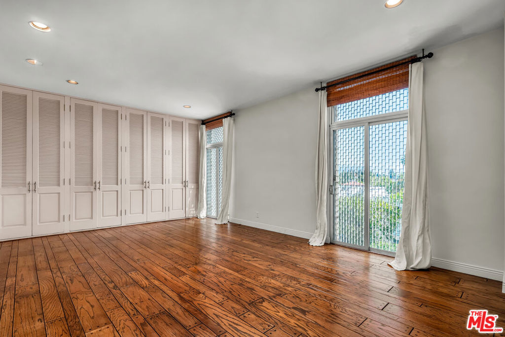 1333 S Beverly Glen Boulevard - Photo 12